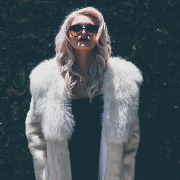 Emporium Jackets & Blazers - Vintage White Mink 3/4 Coat Size Large❣️